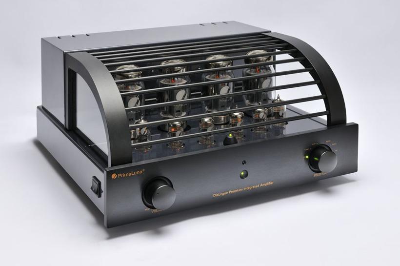 001-PrimaLuna-DiaLogue-Premium-Integrated-Amplifier---voorzijde-schuin-met-kap.jpg