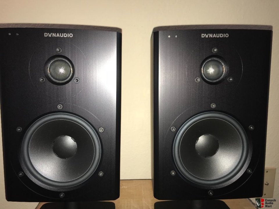 1675659-dynaudio-xeo-2-active-speakers-with-matching-desk-stands-black-satin-finish-minty.jpg