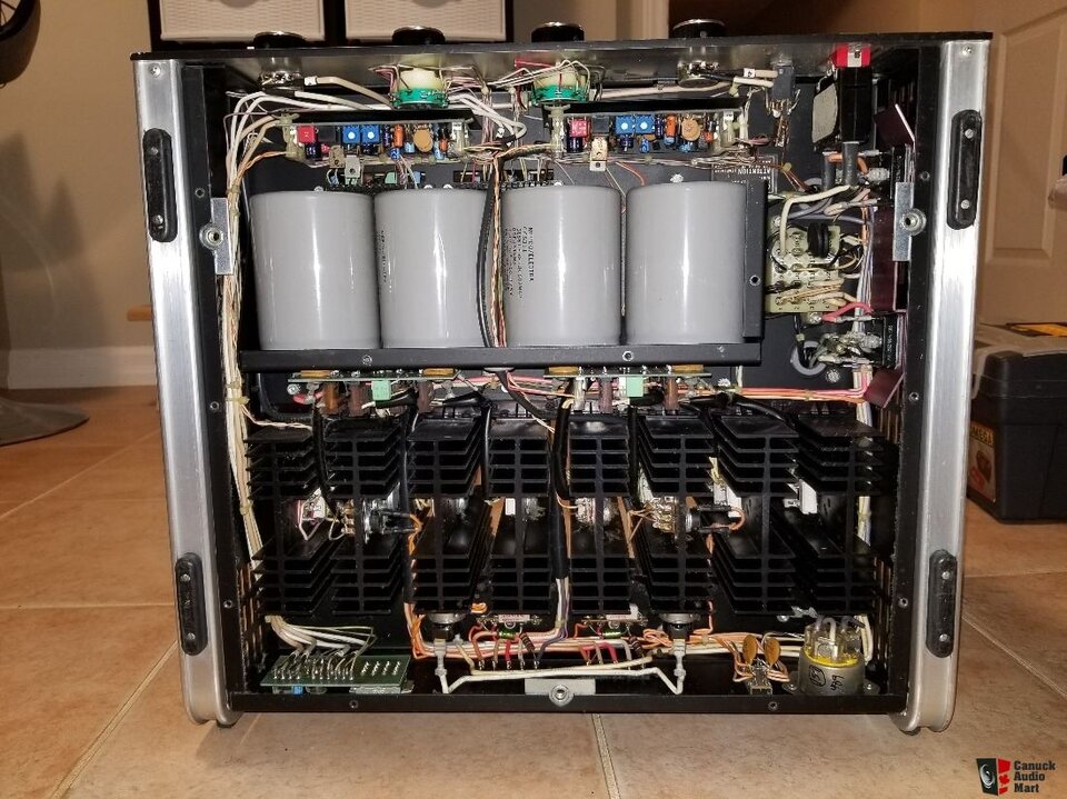 1822006-33e0a3e7-mcintosh-mc-2500-power-amplifier.jpg