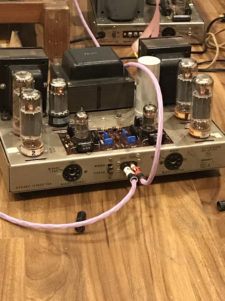 1_ST70.jpg