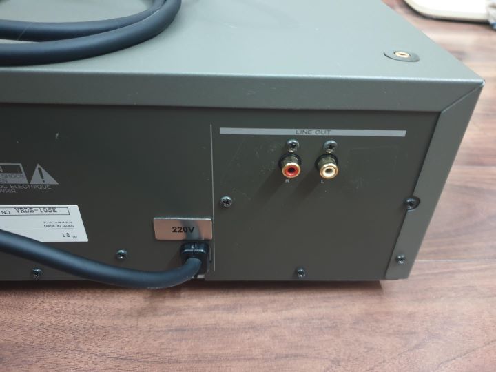 200V TEM.jpg