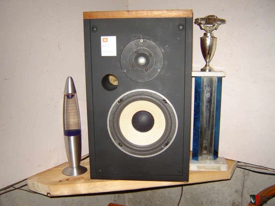 293300-jbl_l46_speakers.jpg