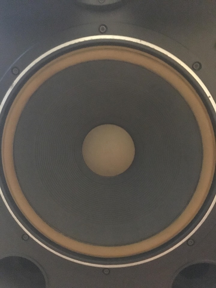33486863_236860343536667_7144955805186392064_n.jpg