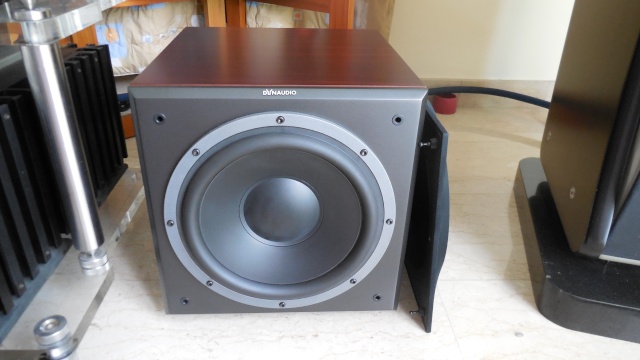525_DynaudioSubwooferSub600Rosewood-3.jpg