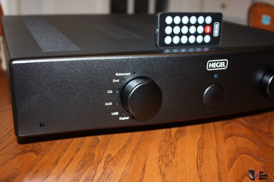 554821-hegel_h70_integrated_amp_with_dac.jpg