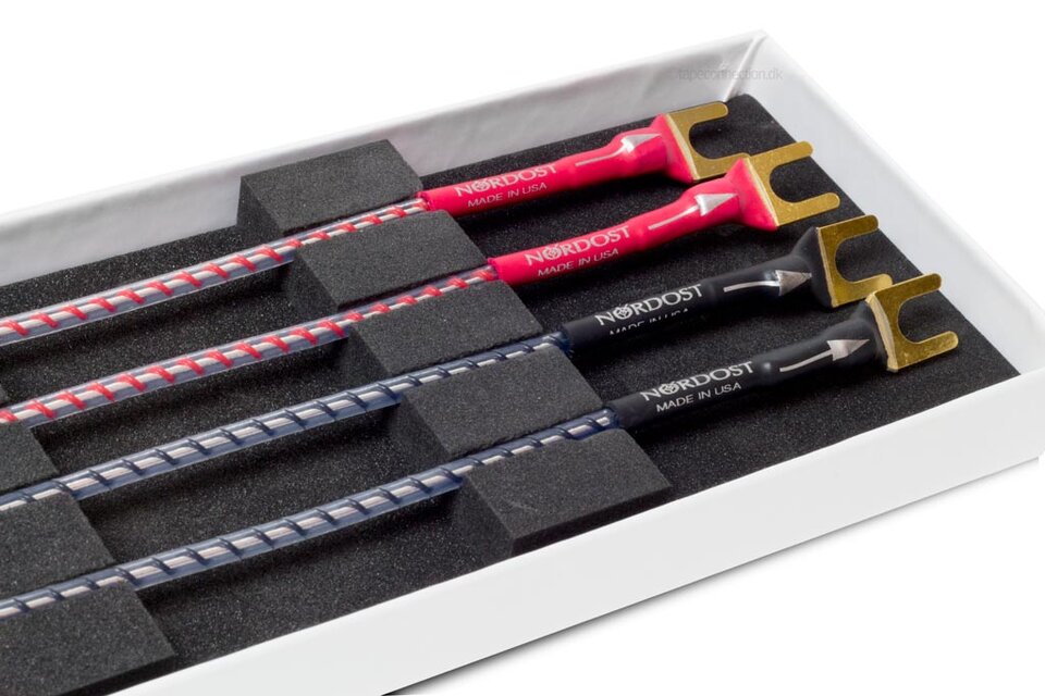 7214_norse-2-jumpers-boks-aaben-closeup.jpg