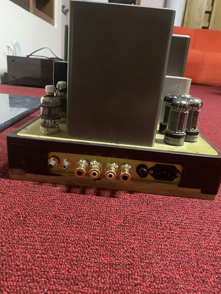 amp 211.jpg