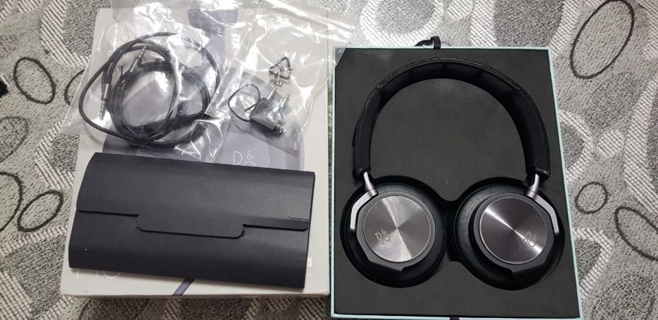 Beoplay H6 1.jpg