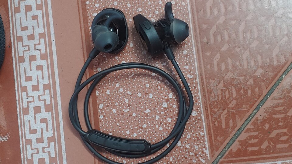 bose soundsport 1.jpg