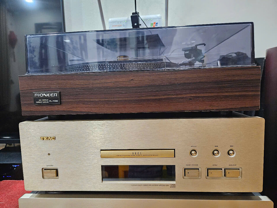 CD Teac 25.jpg