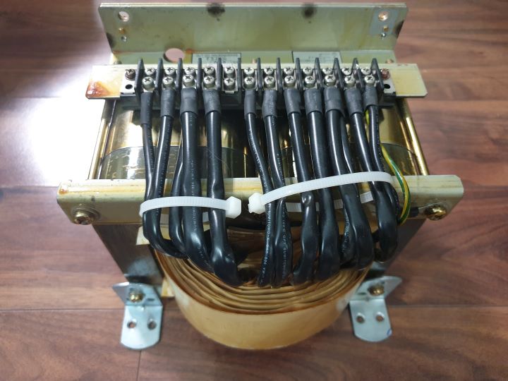 Double C- core 1500VA 3.jpg