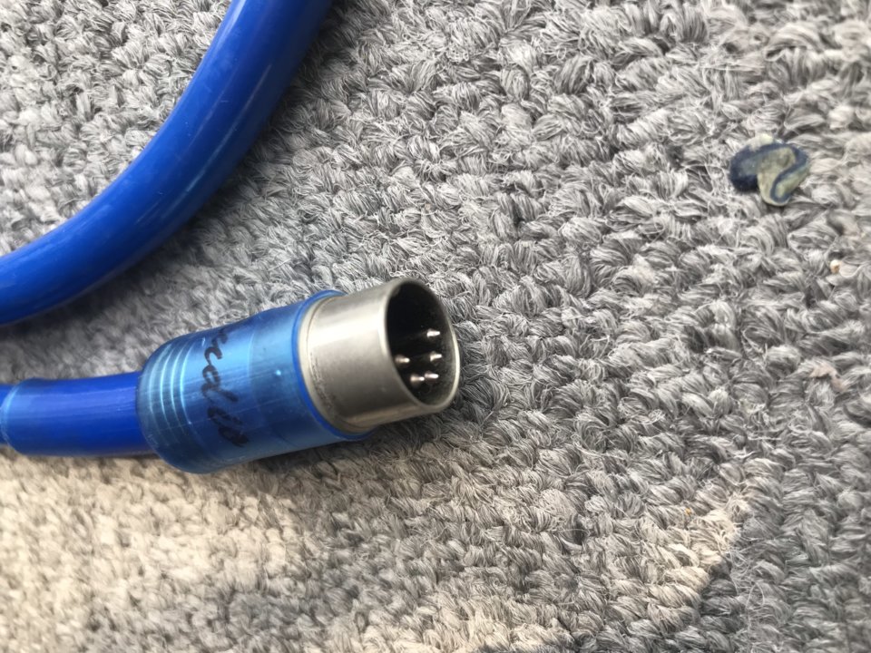 e7001f3d59d3bb8de2c2.jpg