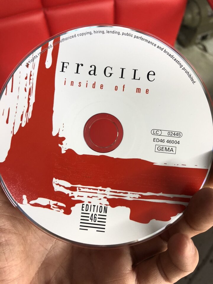 Fragile CD 02.jpg