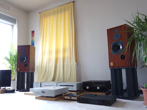 Harbeth_chez_HighEndAudio.jpg
