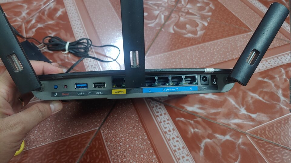 linksys EA6900.jpg