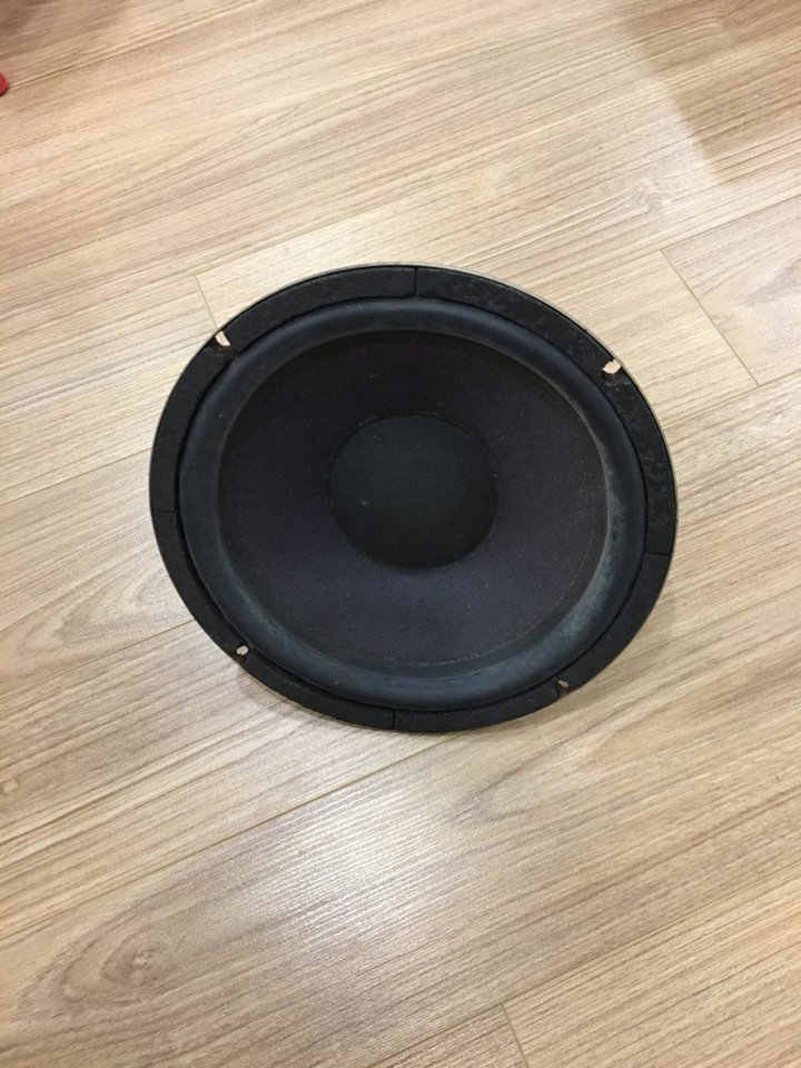 Loa bass AR1.jpg