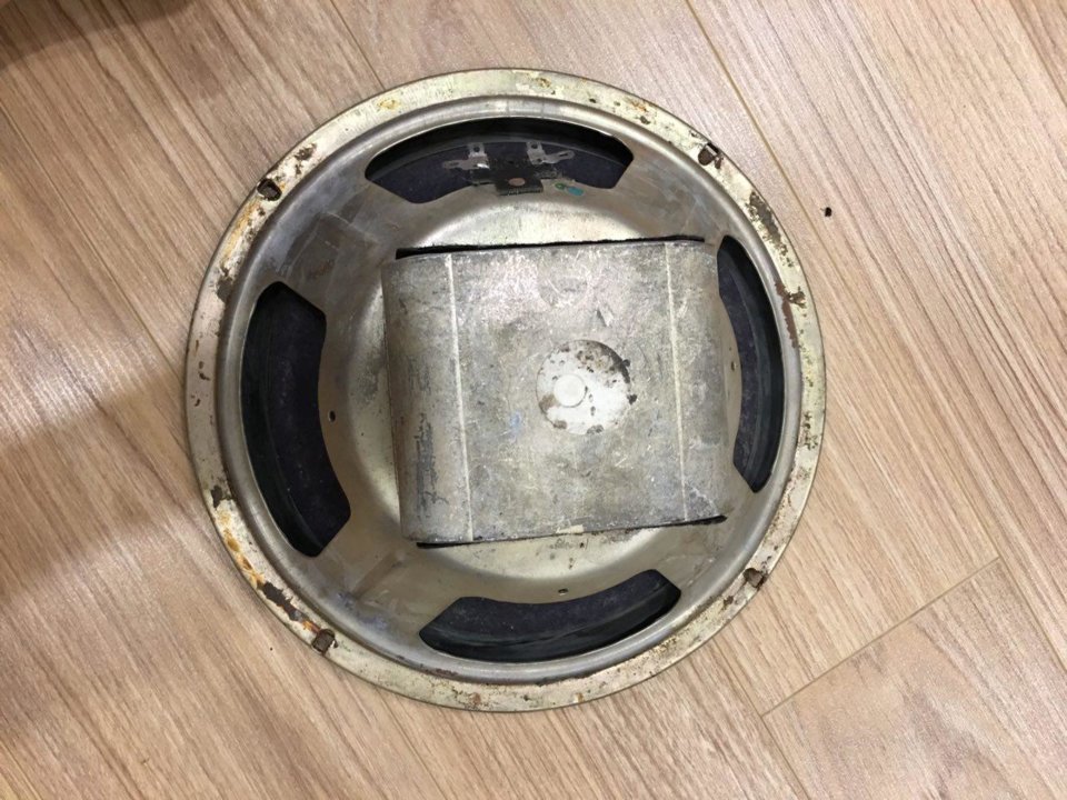 Loa bass AR4.jpg