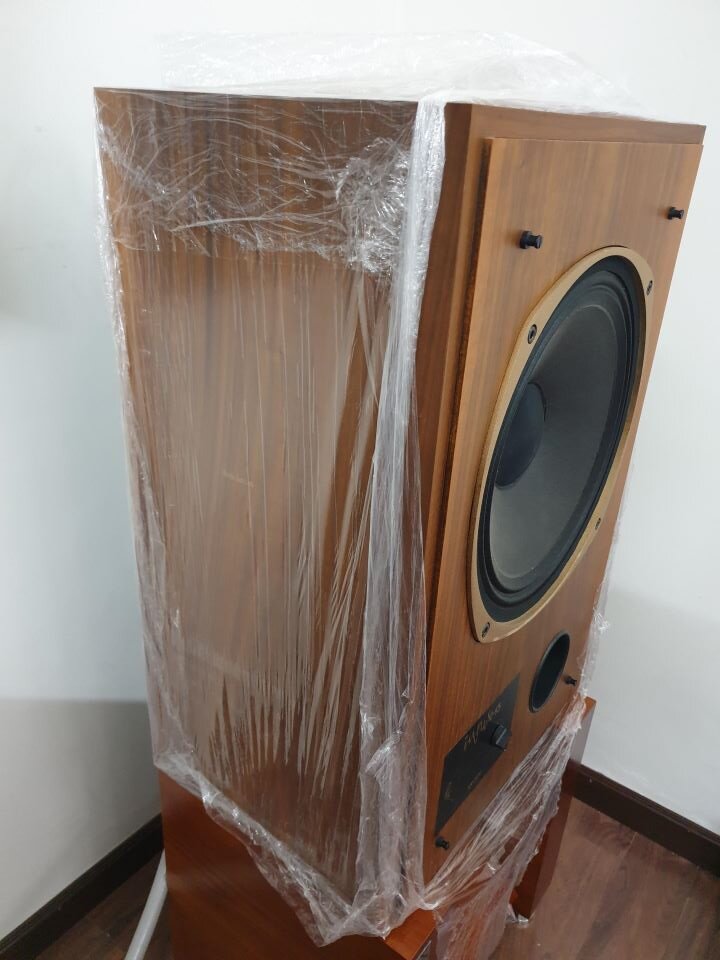 Loa tannoy impulse 15 có chân 2.jpg