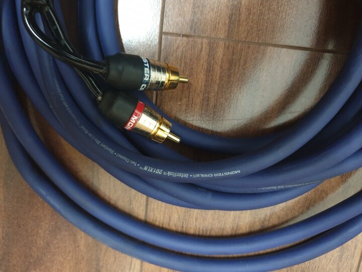 Monster RCA  201xln 1.jpg