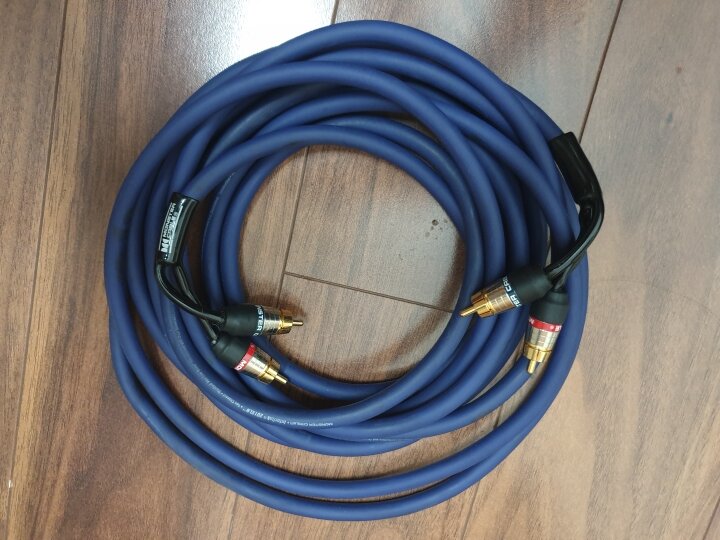 Monster RCA  201xln.jpg