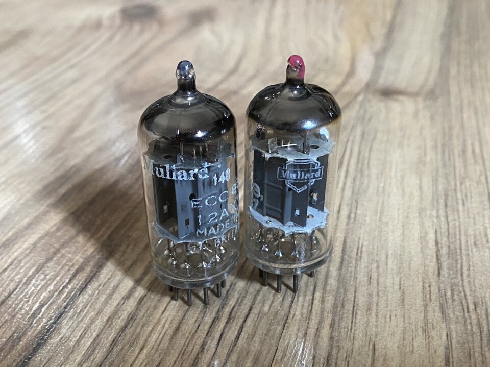 Mullard 12ax7 code B8 - 01.jpg