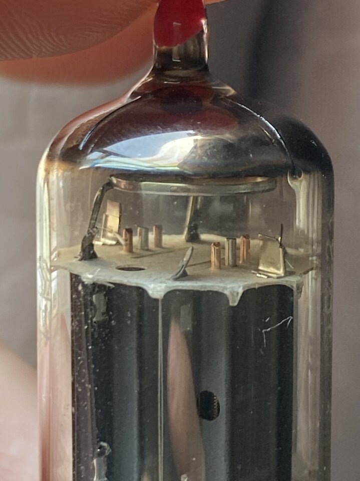 Mullard 12ax7 code B8 - 03.jpg