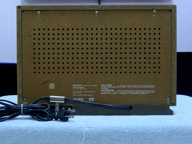Radio Sony 9740W-06.jpg