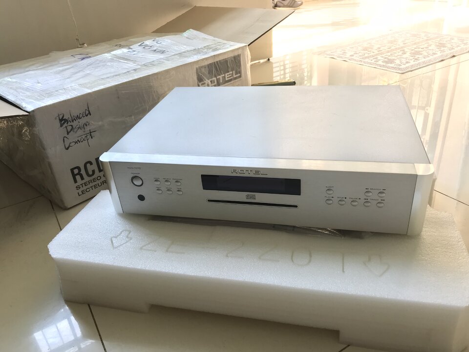 Rotel RCD-1570s.3.JPG