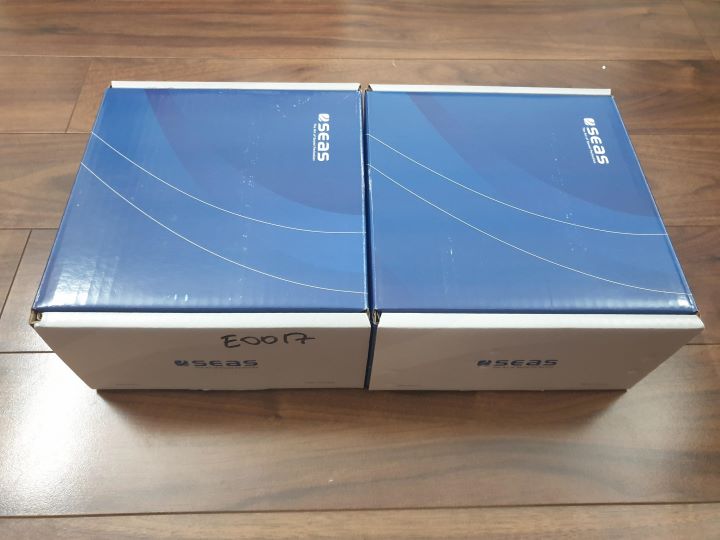 Seas Woofer W18EX001 outer box 1.jpg