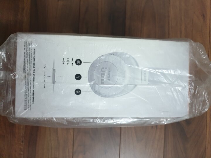 Tay nghe JBL E55BT 3.jpg