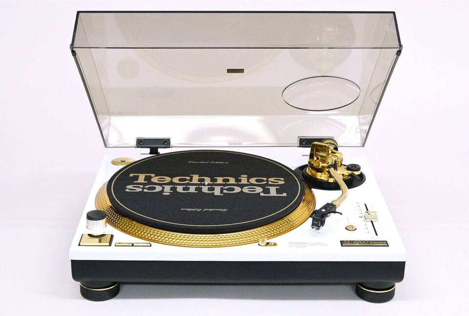Technics-SL-1200-LTD-Customised-WHITE-GOLD-color.jpg