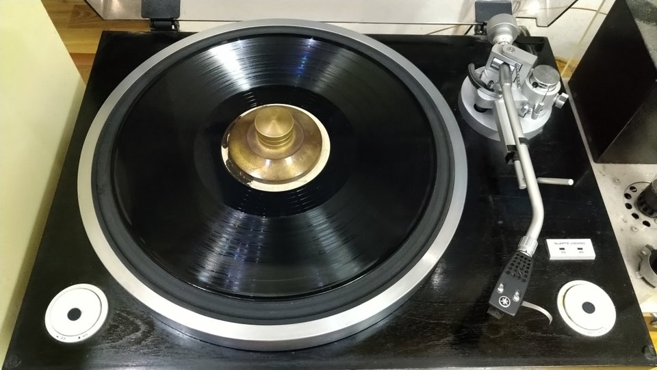 Yamaha Turntable 3.jpg