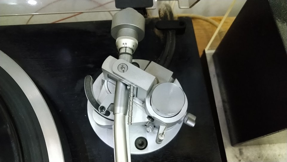 Yamaha Turntable 4.jpg