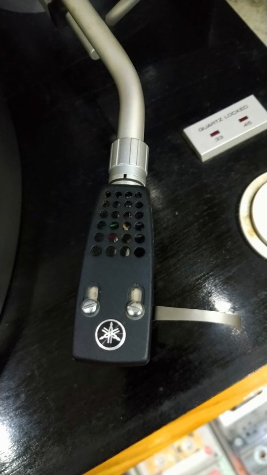 Yamaha Turntable 5.jpg