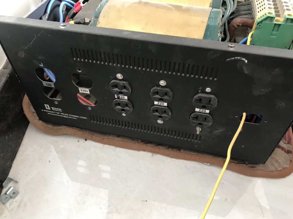 z2446484292170_22aa5a68dde74793cf94b59853ab4806.jpg