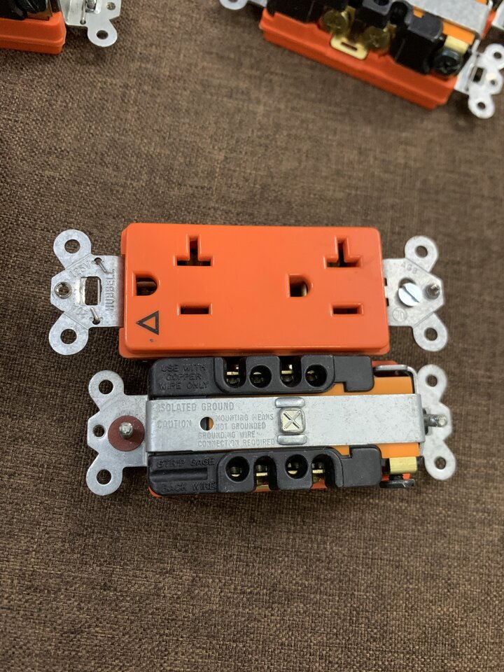 z2504990170087_8556b4d25ccc2b513352e9d6a3875241.jpg