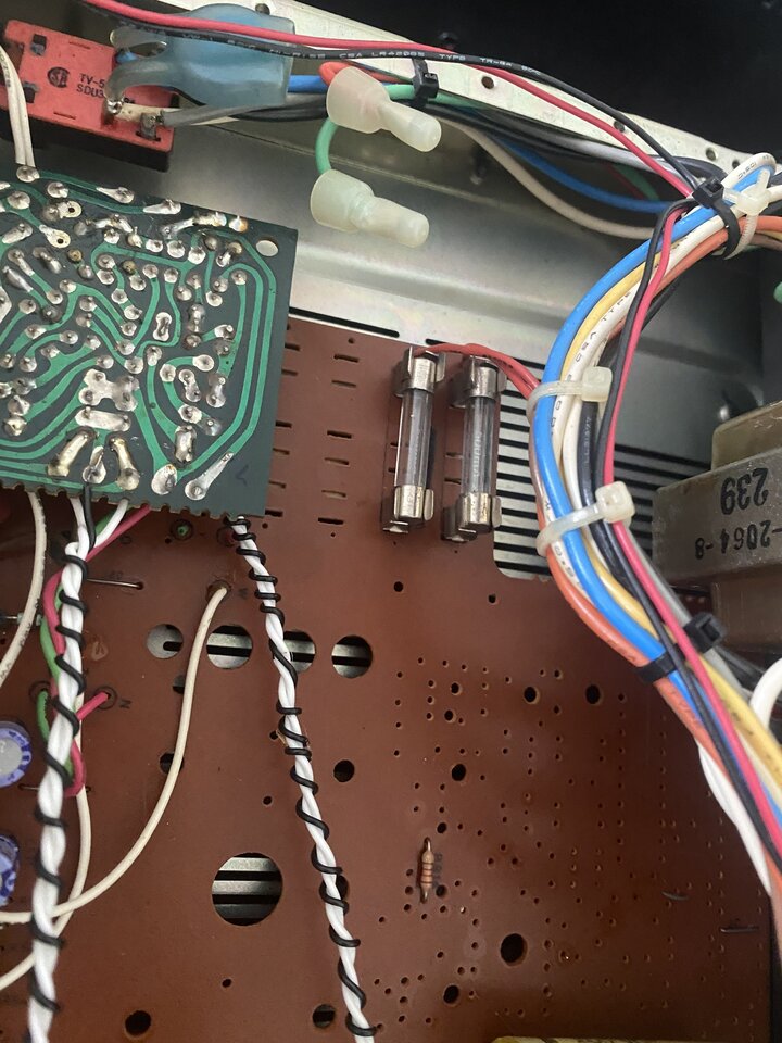 z3963542375274_6a952cabfa58ef3495bfc3c49faf5619.jpg