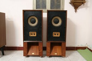 Tannoy Gold 10 Kèm Chân Kệ Xinh Đẹp | Vnav - Mạng Nghe Nhìn Việt Nam