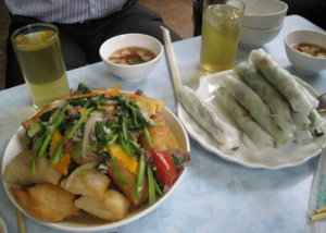 3rd day - Sumo Noon- 2 types of pho cuon.jpg