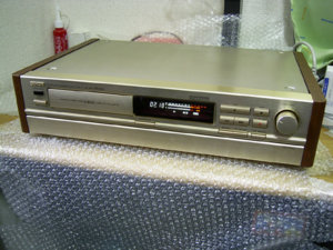 Denon 810.jpg