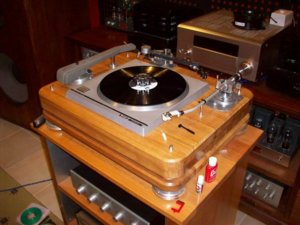 Hipster05's Turntable 01.jpg