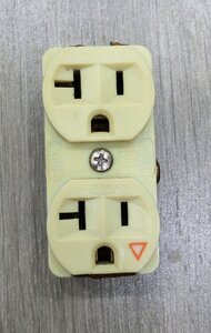 07.Ổ cắm Hubbel H1.jpg