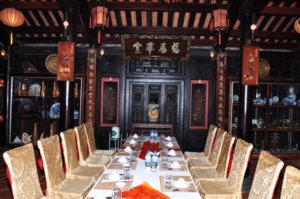bàn tiệc đả được setup.jpg