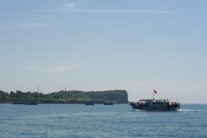 Entering_island_800x600.jpg