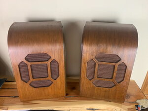 3246345-902bd885-western-electric-755a-speakers-w-ks-12046-cabinets-amp-ks-12048-transformers.jpg