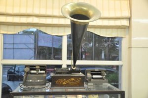 may than (800 x 531).jpg