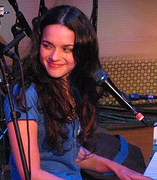 225px-Norah_Jones_at_Bright_Eyes_1.jpg