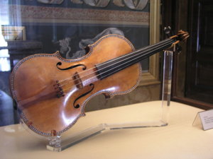 800px-palacioreal_stradivarius1.jpg
