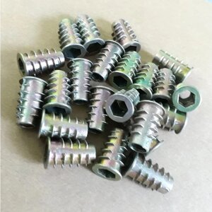 Ốc cấy ren.jpg