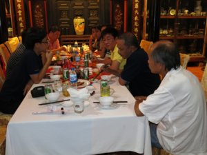 0533-một anh bạn mới.jpg